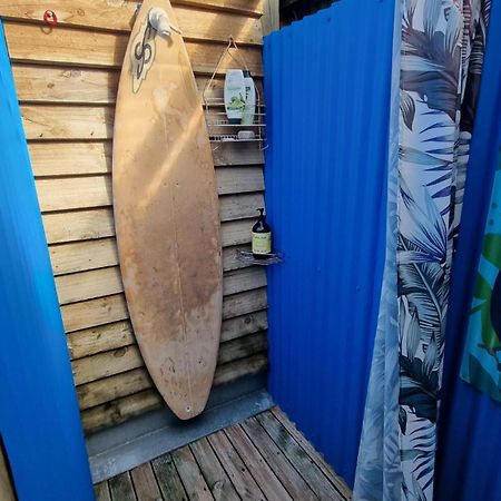 Raglan West Retro Beach Vibe Accommodation Екстериор снимка