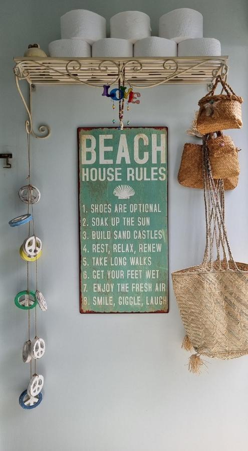 Raglan West Retro Beach Vibe Accommodation Екстериор снимка