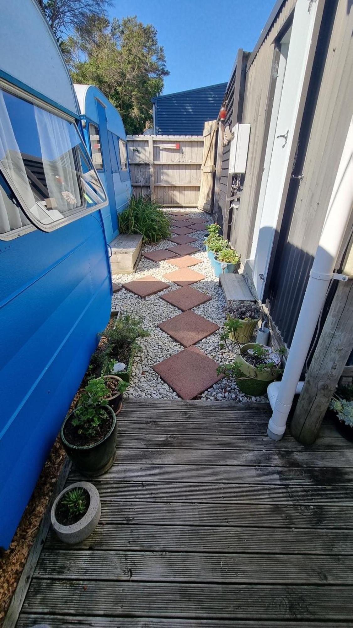 Raglan West Retro Beach Vibe Accommodation Екстериор снимка