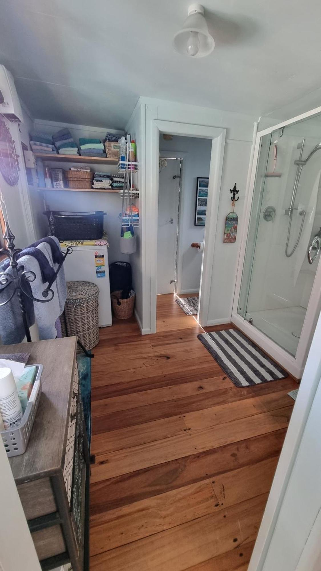 Raglan West Retro Beach Vibe Accommodation Екстериор снимка