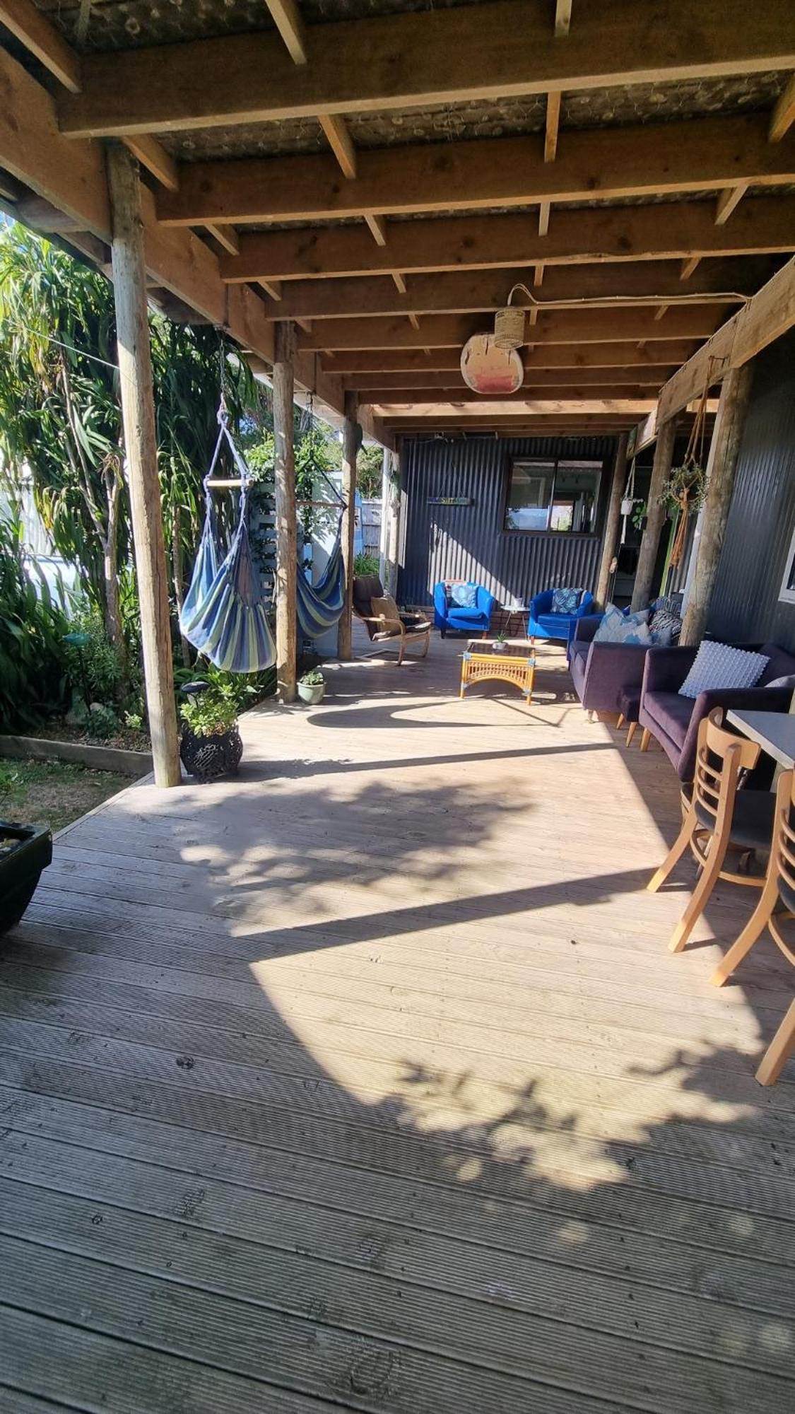 Raglan West Retro Beach Vibe Accommodation Екстериор снимка