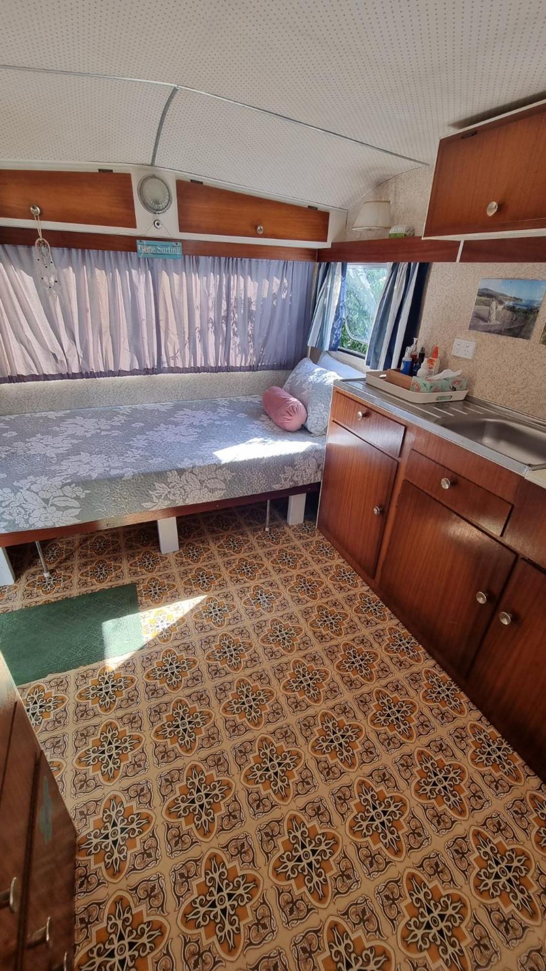 Raglan West Retro Beach Vibe Accommodation Стая снимка